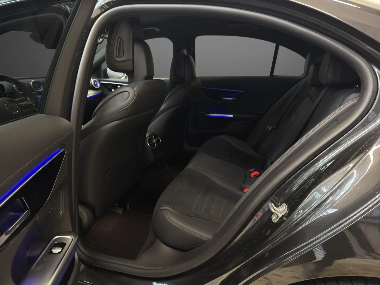 C 300 d AMG-PLUS 19  AHK NIGHT KeylessGO WinterP