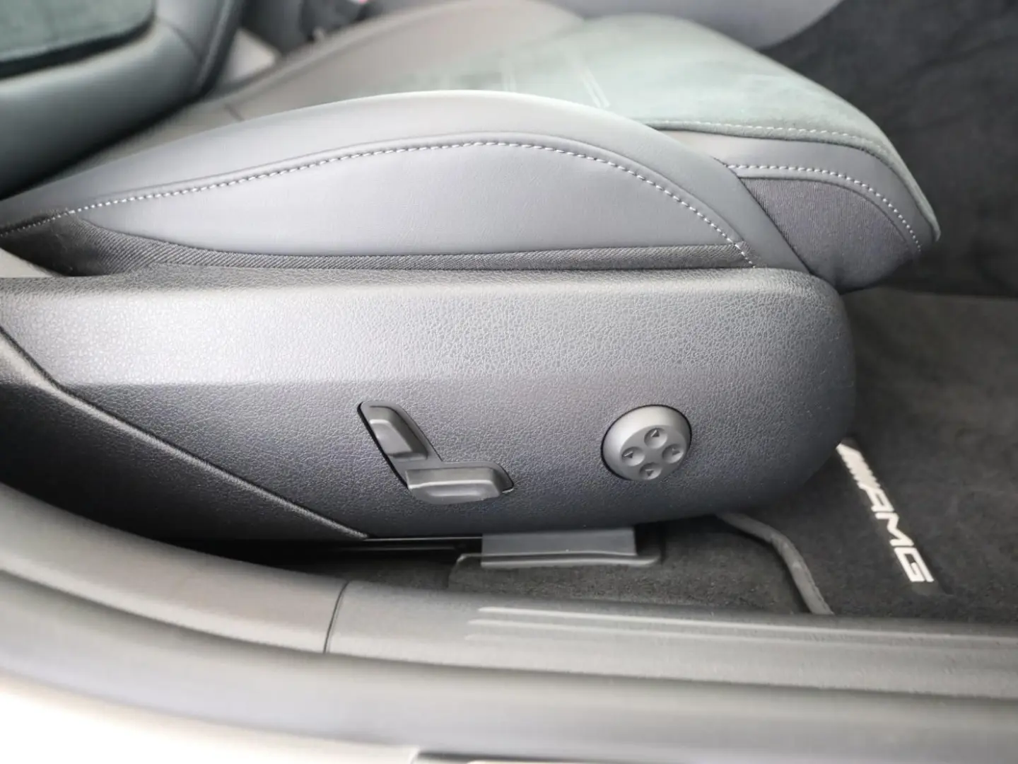 C 300 4M AMG ADV. NIGHT PANO AMBI LED FLA KAMERA