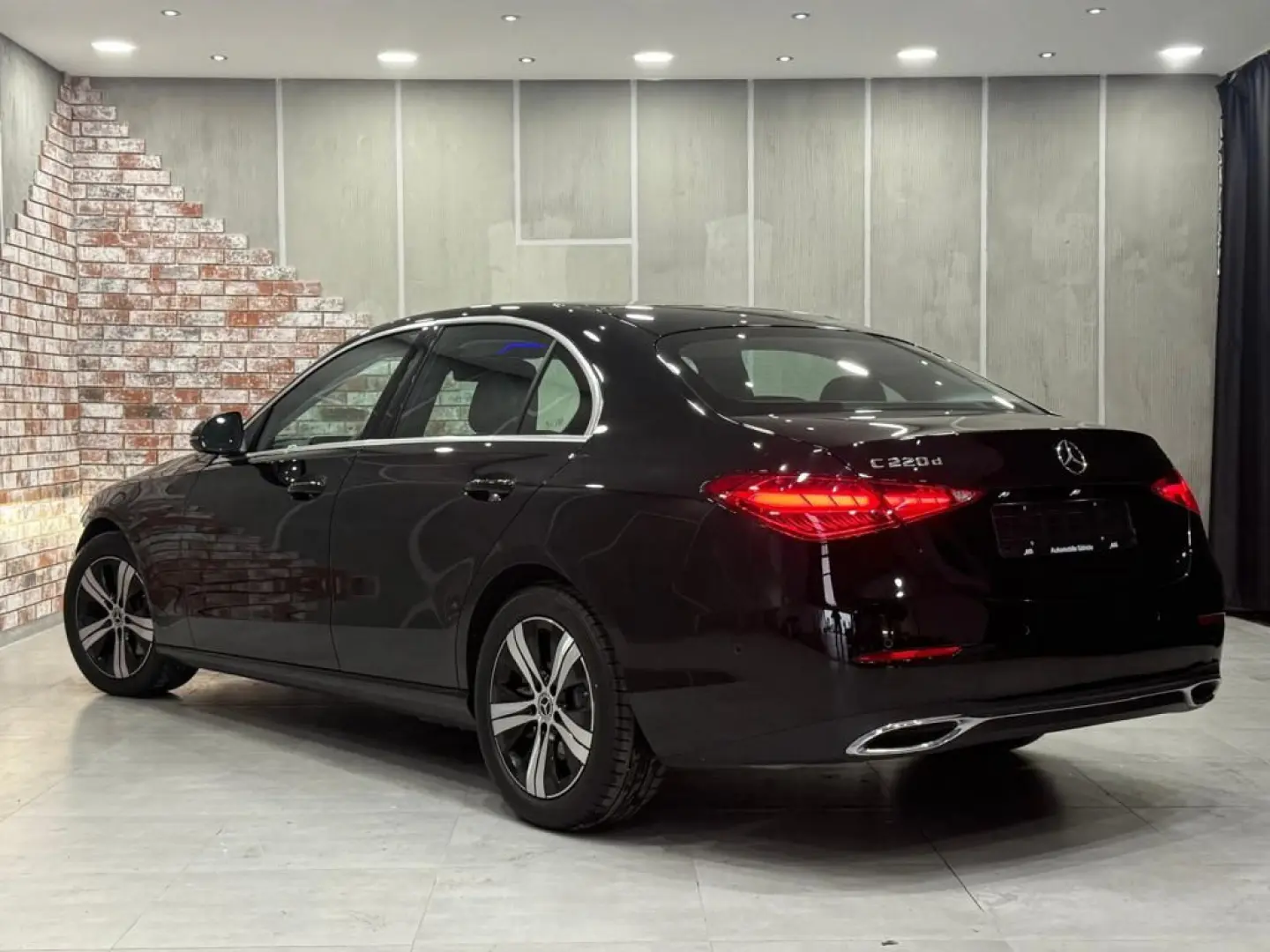 C 220 d Limousine 9G-Tronic Navi Leder LED AHK