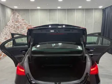 C 220 d Limousine 9G-Tronic Navi Leder LED AHK