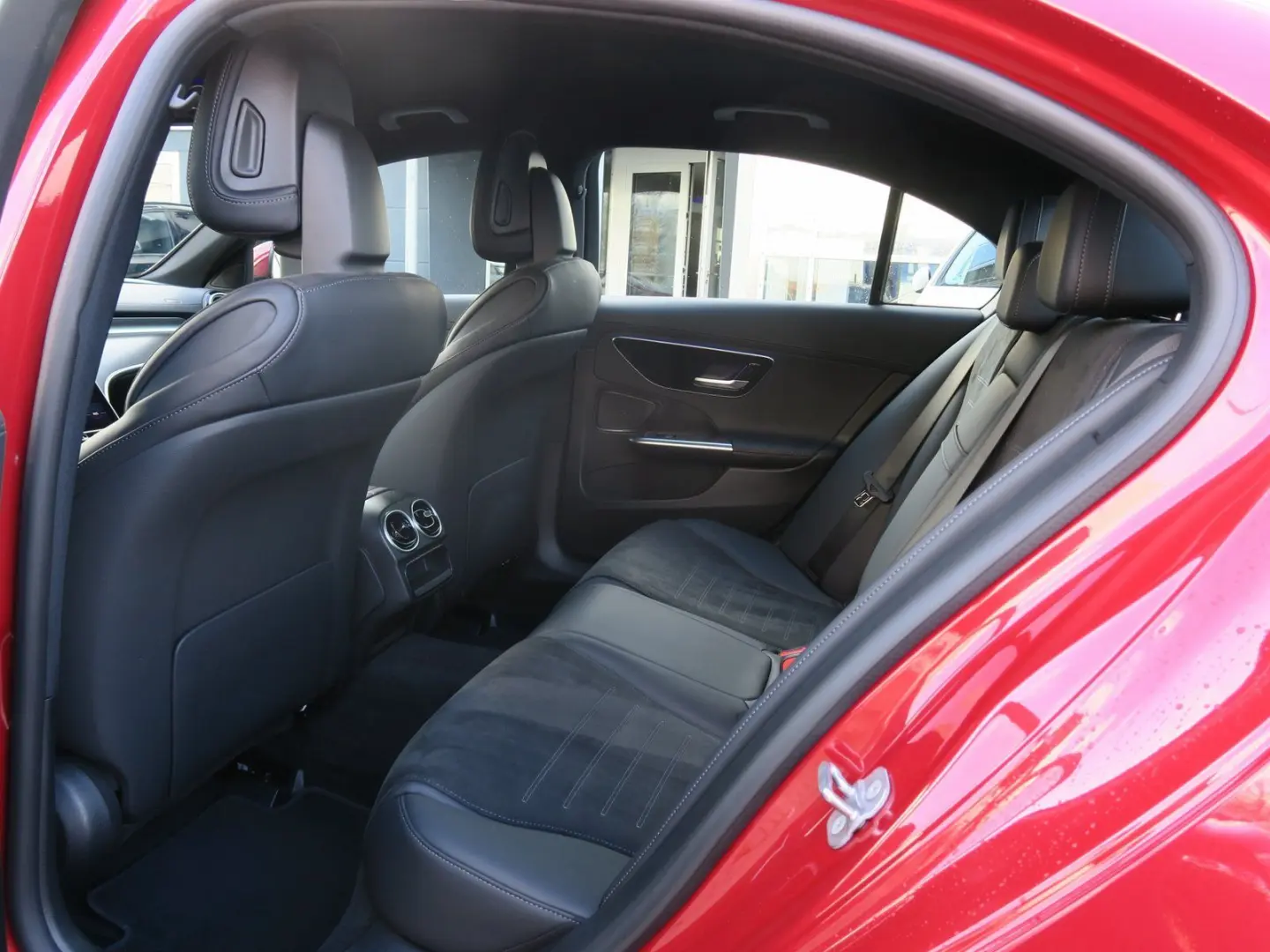 C 200 AMG Line Premium Fahrass-Paket AHK 19 Zoll