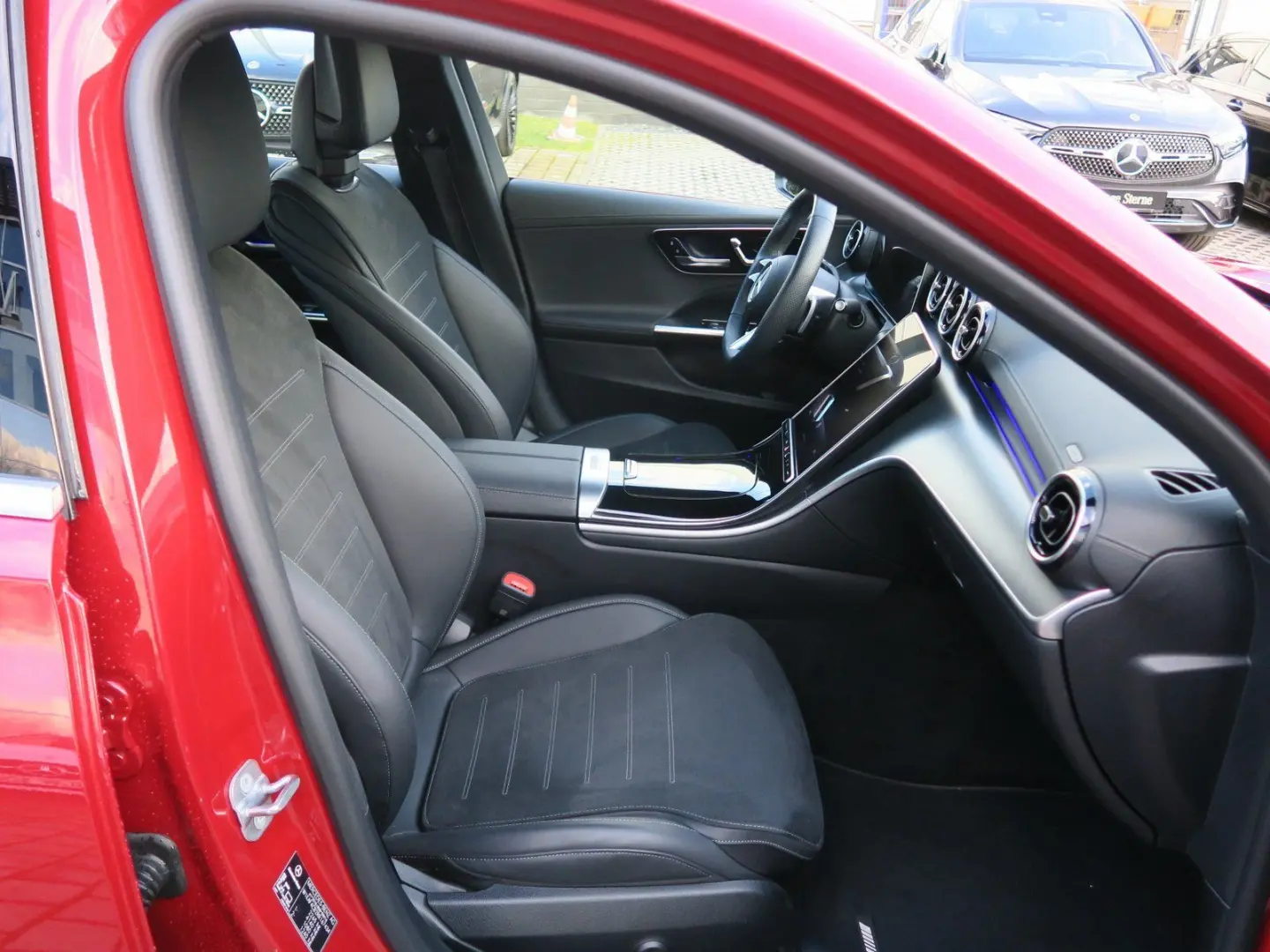 C 200 AMG Line Premium Fahrass-Paket AHK 19 Zoll