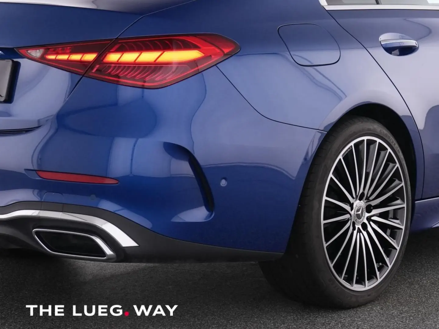 C 220 d AMG MBUX DLight AHK KeylGo Amb 360  19''