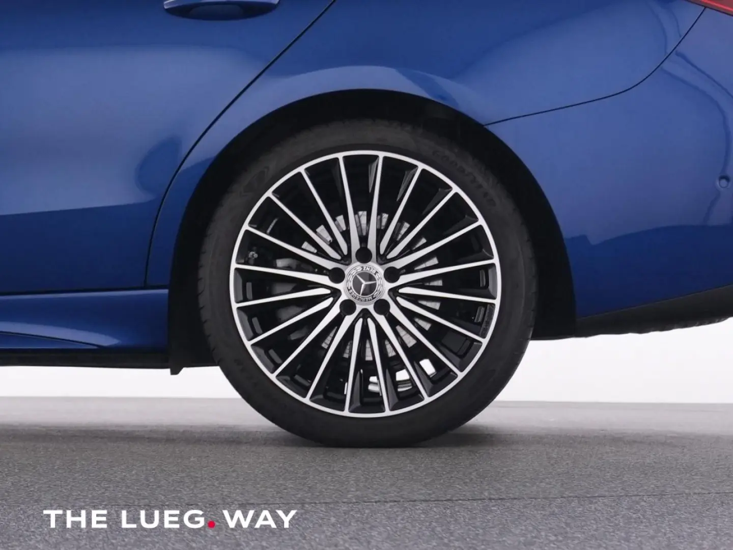 C 220 d AMG MBUX DLight AHK KeylGo Amb 360  19''