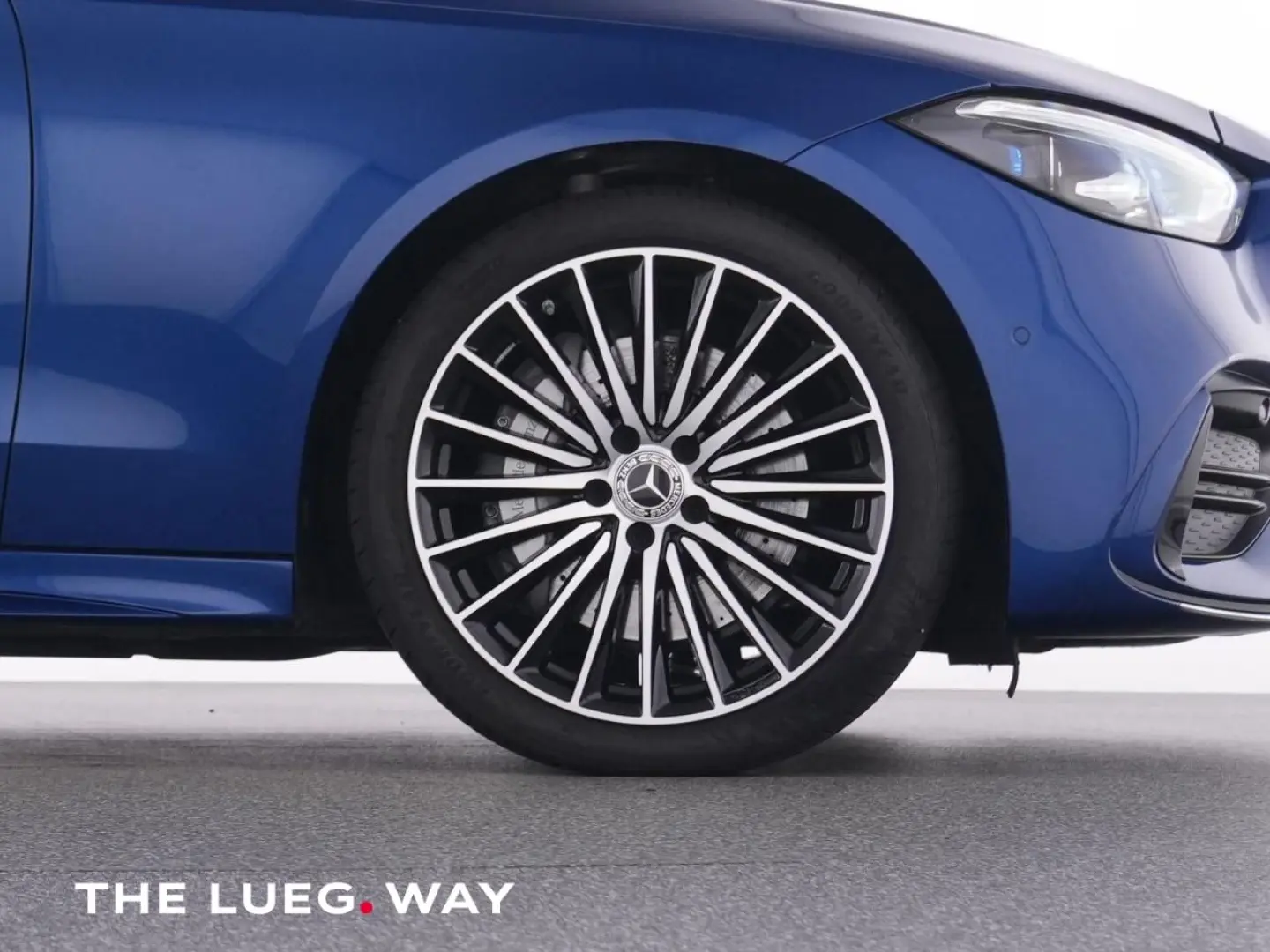 C 220 d AMG MBUX DLight AHK KeylGo Amb 360  19''