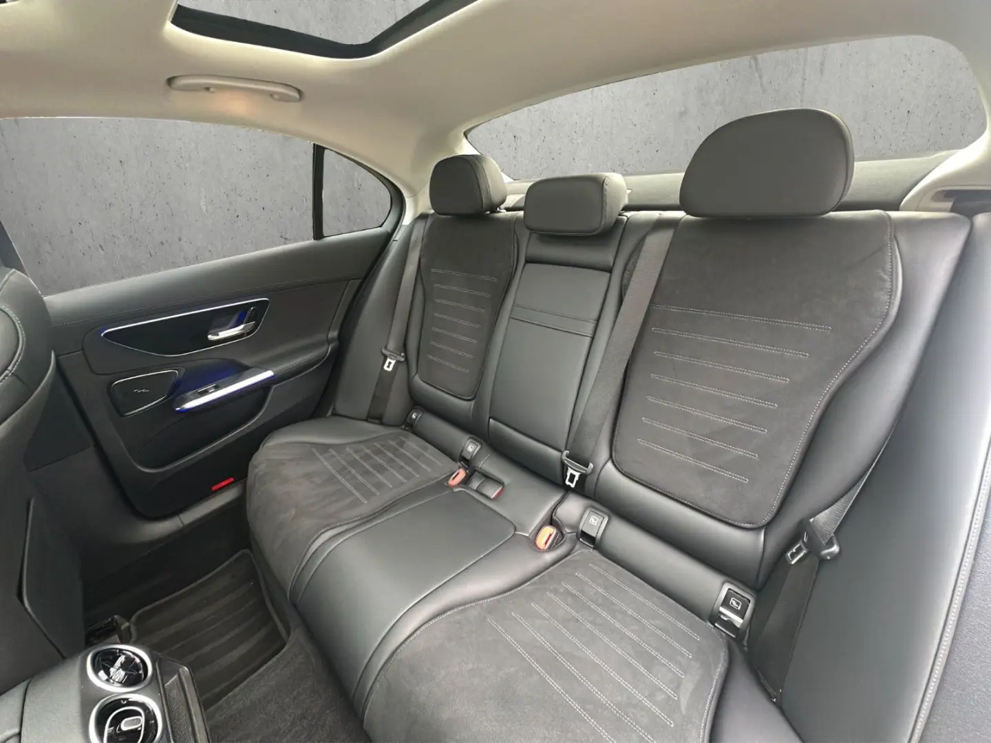 C 300 4M AMG Line MBEAM Pano 360 AHK Night P.DTR