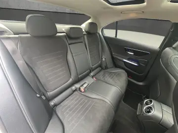 C 300 4M AMG Line MBEAM Pano 360 AHK Night P.DTR