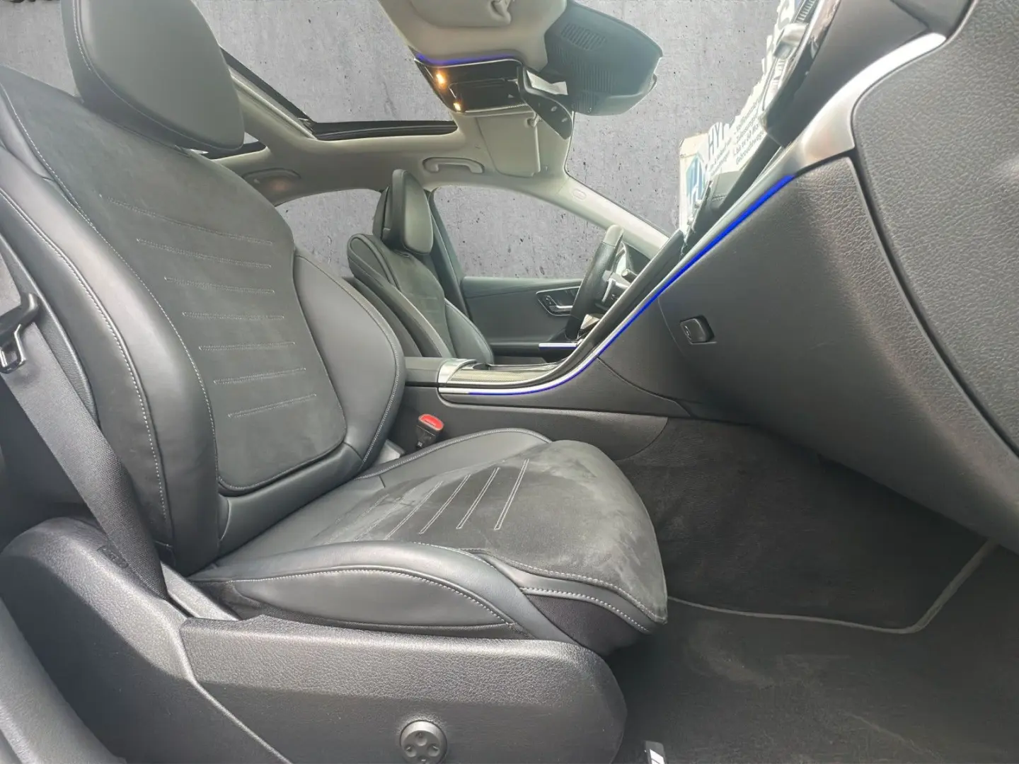 C 300 4M AMG Line MBEAM Pano 360 AHK Night P.DTR