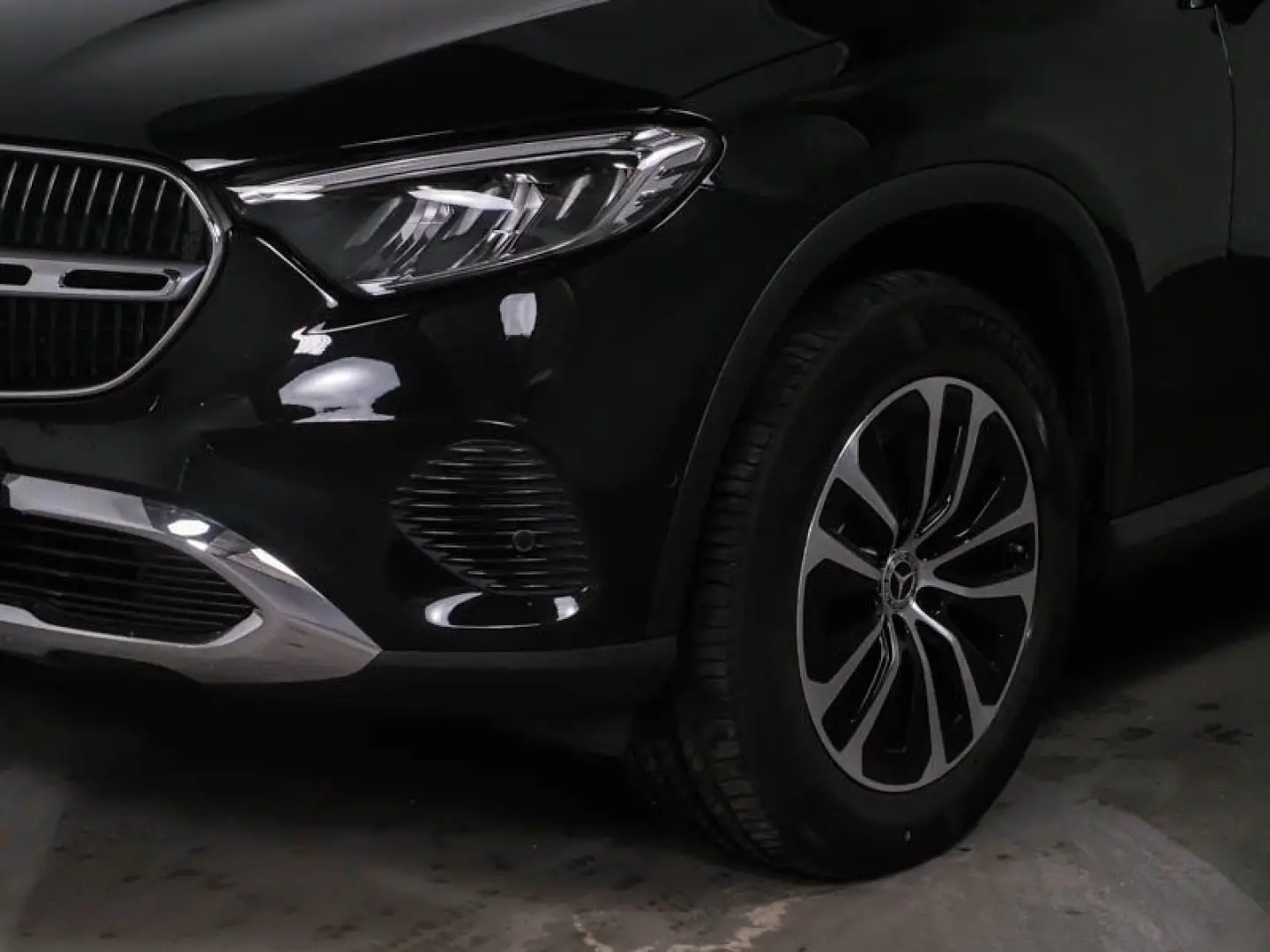 GLC 220 d 4M AVANTGARDE ADV PLUS  AHK PANO WI-PA