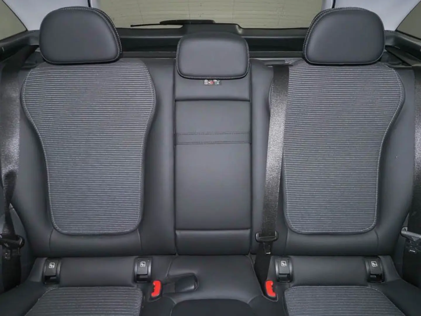 GLC 220 d 4M AVANTGARDE ADV PLUS  AHK PANO WI-PA