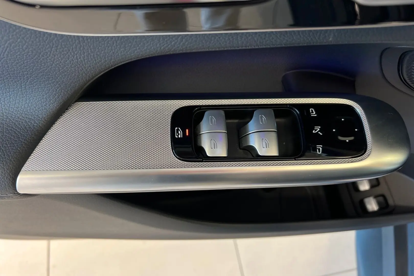 300 e 4MATIC   AMG   Distronic   Memory