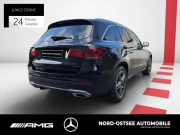 GLC 300 e 4M AMG PANO DISTRO AHK PDC LED KEYLESS