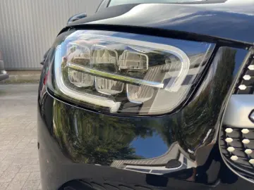 GLC 300 e 4M AMG PANO DISTRO AHK PDC LED KEYLESS