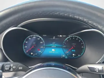 GLC 300 e 4M AMG PANO DISTRO AHK PDC LED KEYLESS