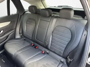 GLC 300 e 4M AMG PANO DISTRO AHK PDC LED KEYLESS