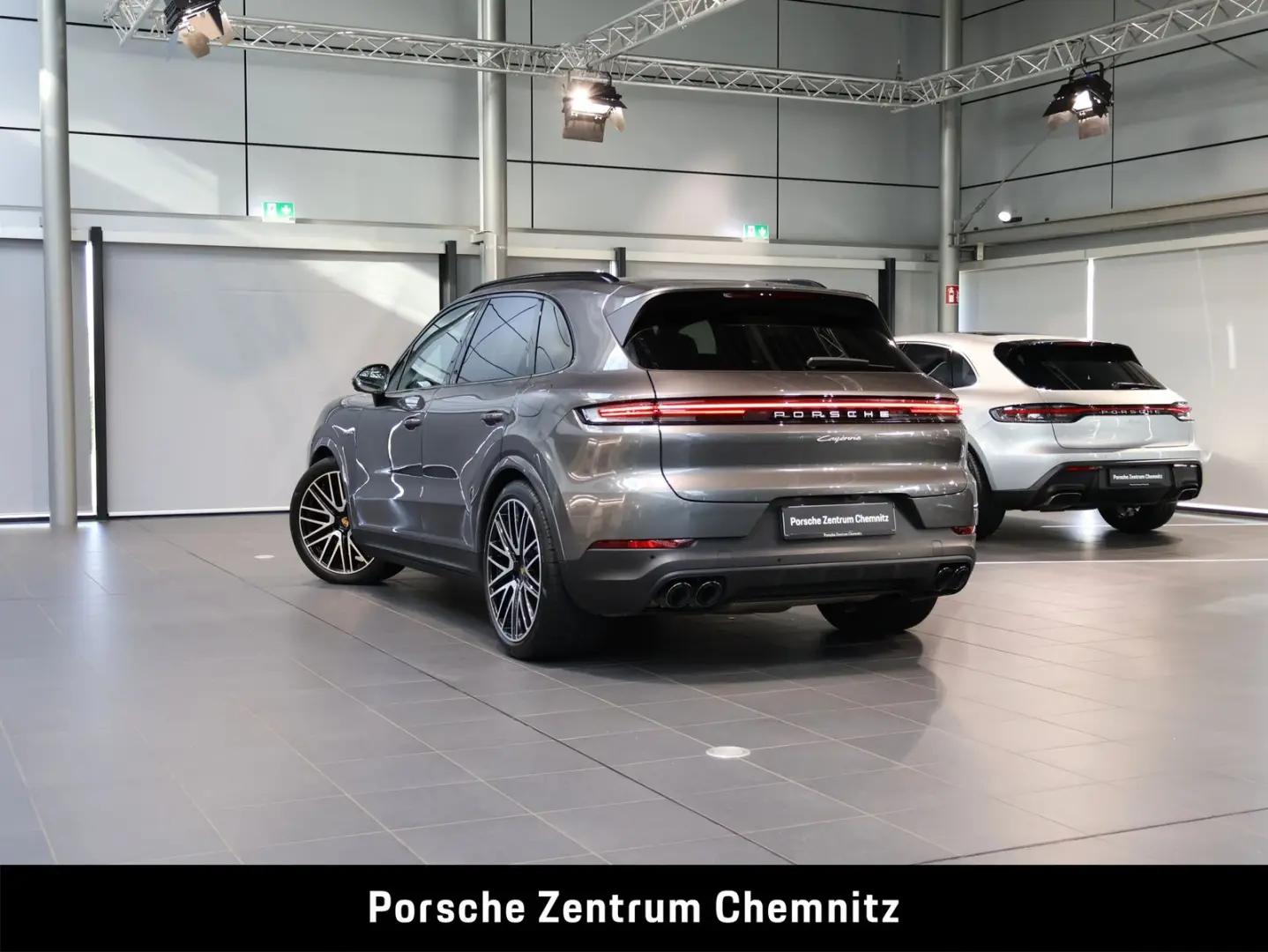 Cayenne E-Hybrid Luft;Massage;Soft-Close;BOSE