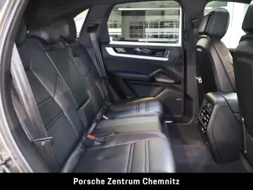 Cayenne E-Hybrid Luft;Massage;Soft-Close;BOSE