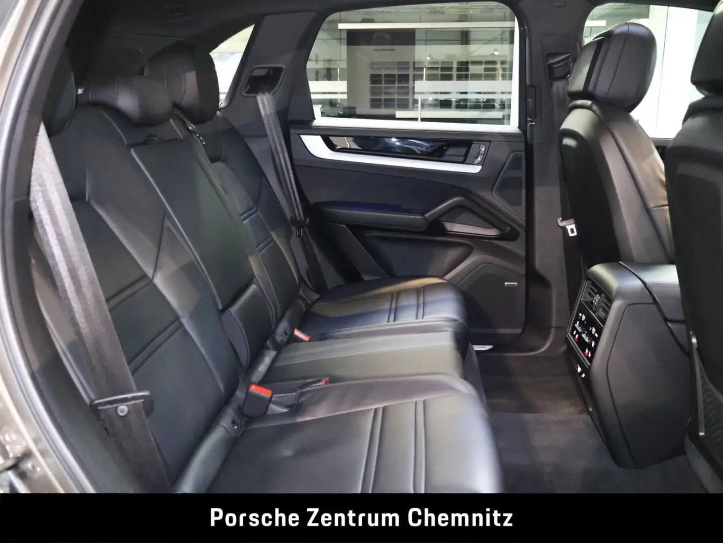 Cayenne E-Hybrid Luft;Massage;Soft-Close;BOSE