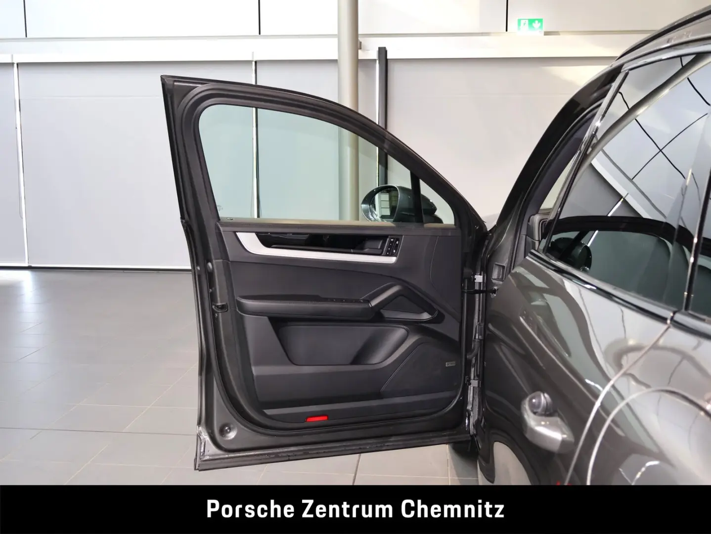 Cayenne E-Hybrid Luft;Massage;Soft-Close;BOSE