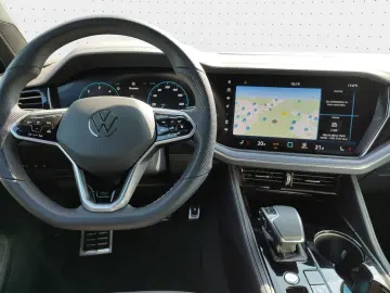 Touareg 3.0 TDI DSG 4Motion R-Line AHK  StHzg  K