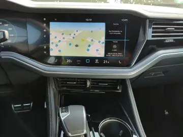 Touareg 3.0 TDI DSG 4Motion R-Line AHK  StHzg  K