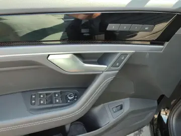 Touareg 3.0 TDI DSG 4Motion R-Line AHK  StHzg  K