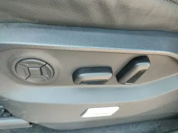 Touareg 3.0 TDI DSG 4Motion R-Line AHK  StHzg  K