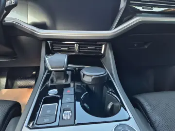 Touareg 3.0 TDI DSG 4Motion AHK SHZ Leder