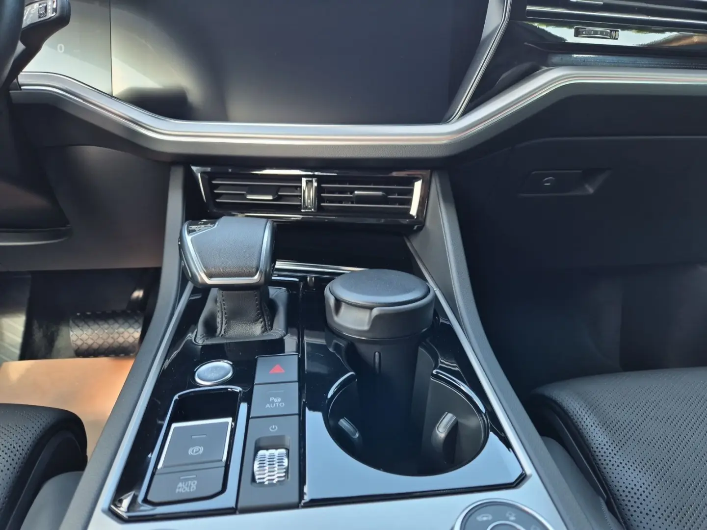 Touareg 3.0 TDI DSG 4Motion AHK SHZ Leder