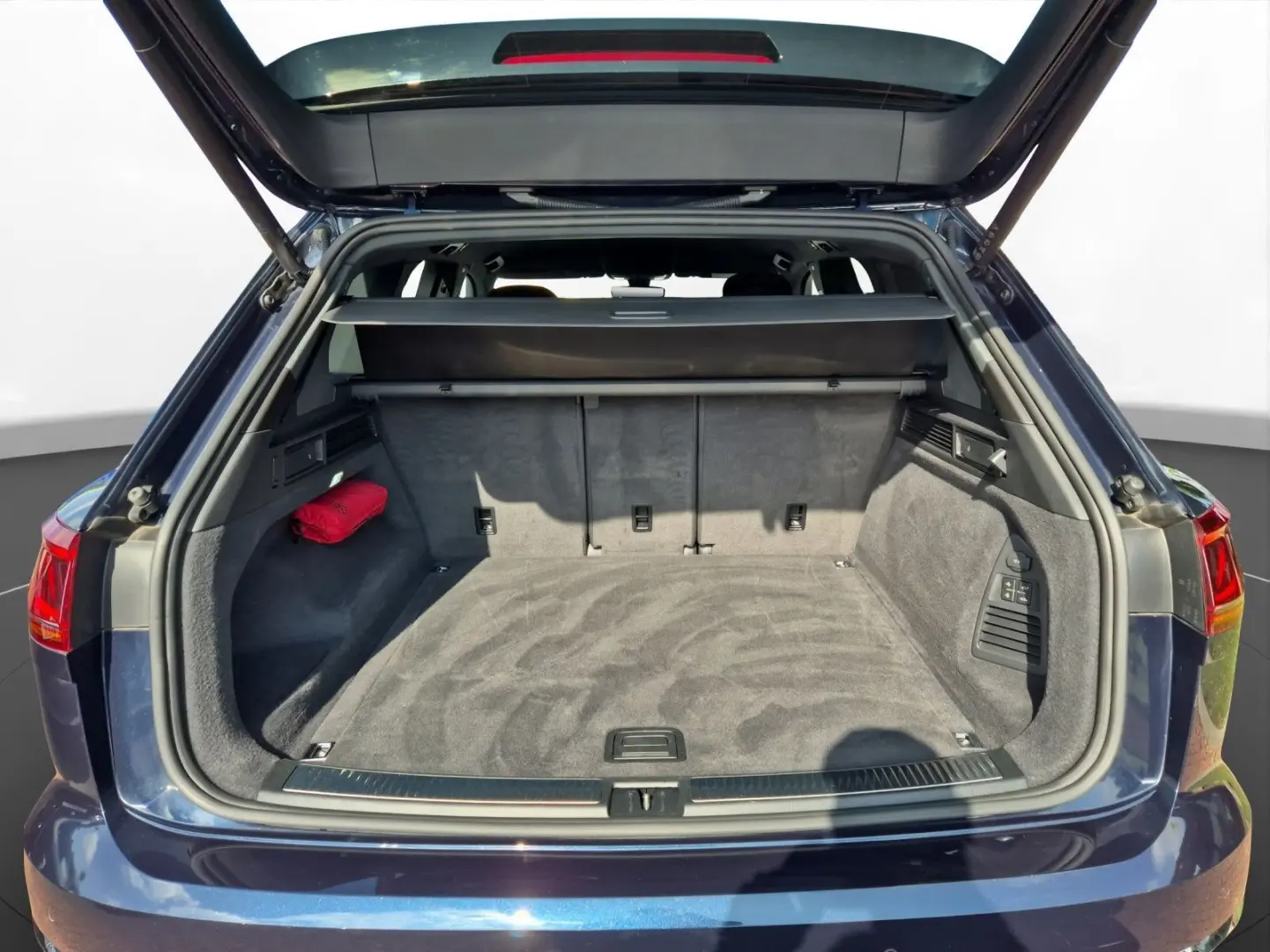 Touareg 3.0 TDI DSG 4Motion AHK SHZ Leder