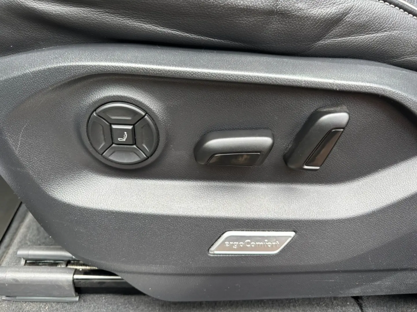 Touareg Elegance 4MO PANO StHz AHK MEMO-Pk. VOLL