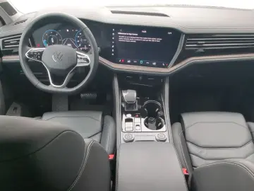 Touareg Elegance 3 0 TDI DSG 4M Navi AHK Leder