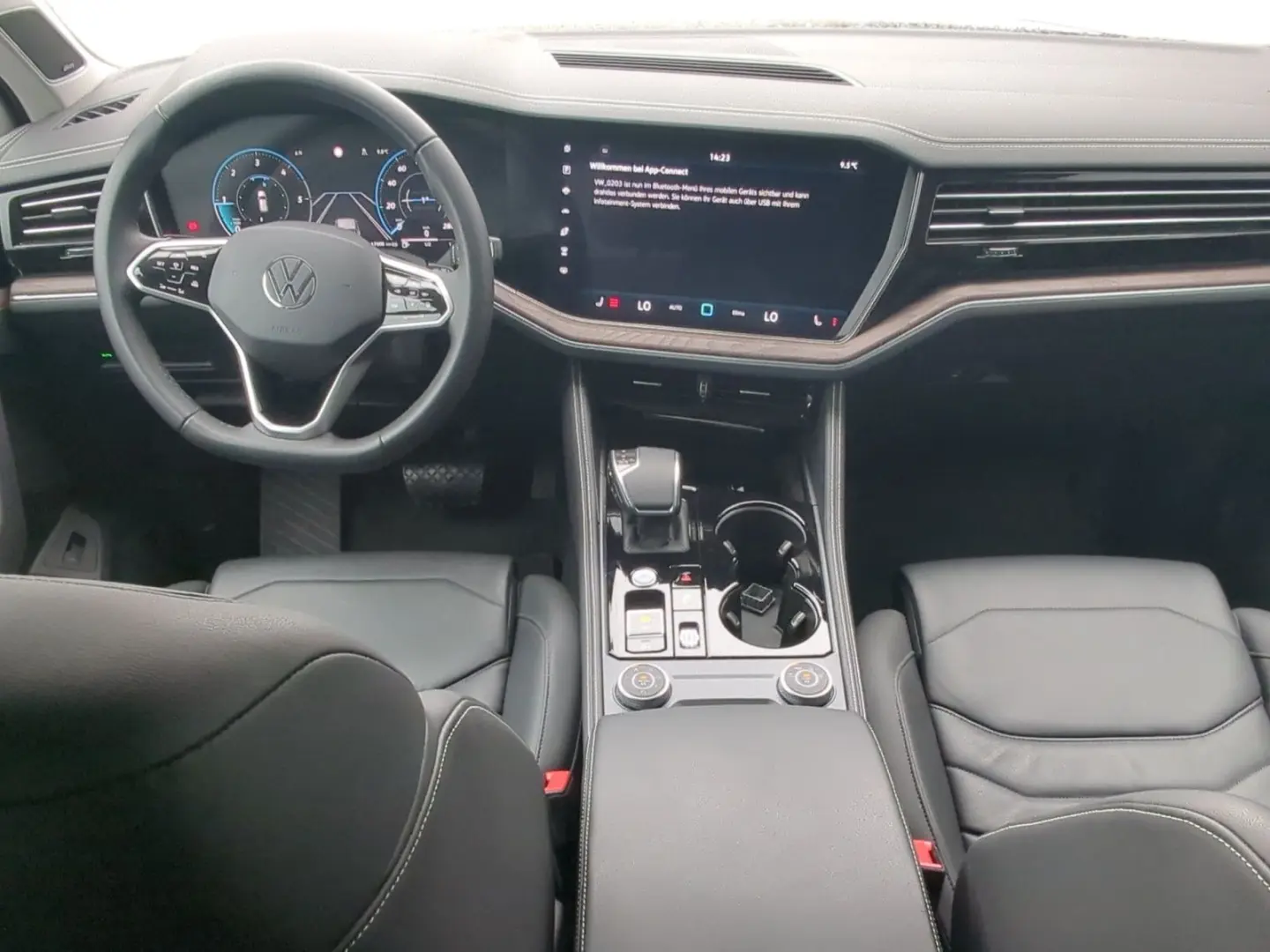 Touareg Elegance 3 0 TDI DSG 4M Navi AHK Leder