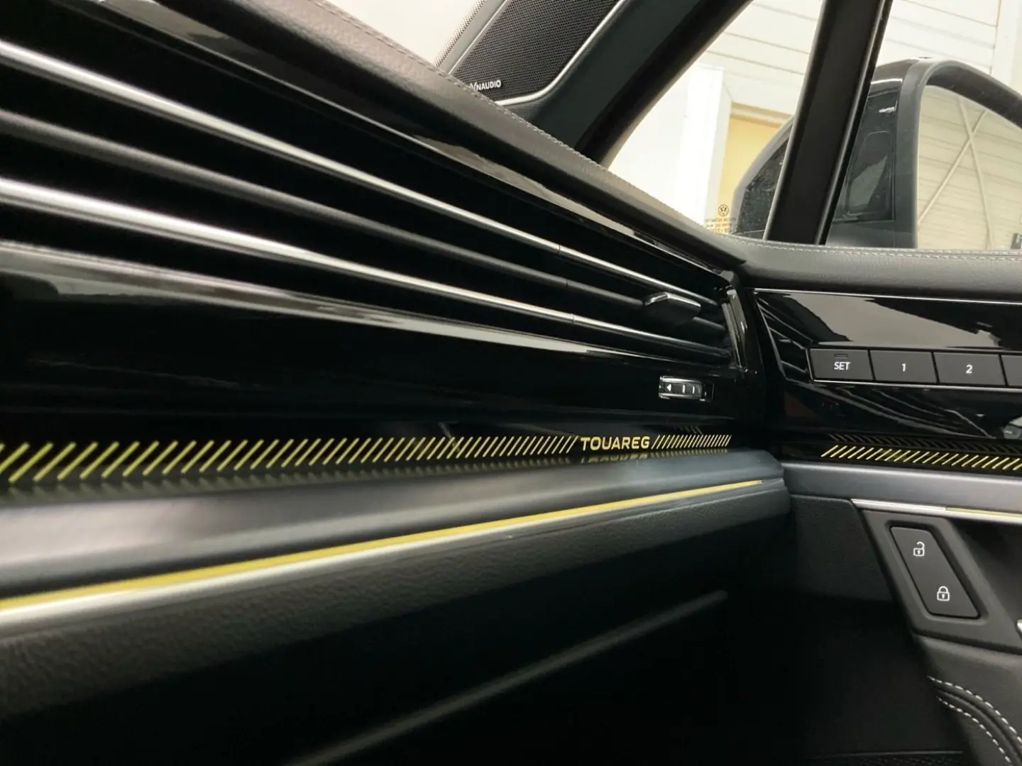 Touareg R-LINE BLACK STYLE 3.0TSI 340PS NP.116T