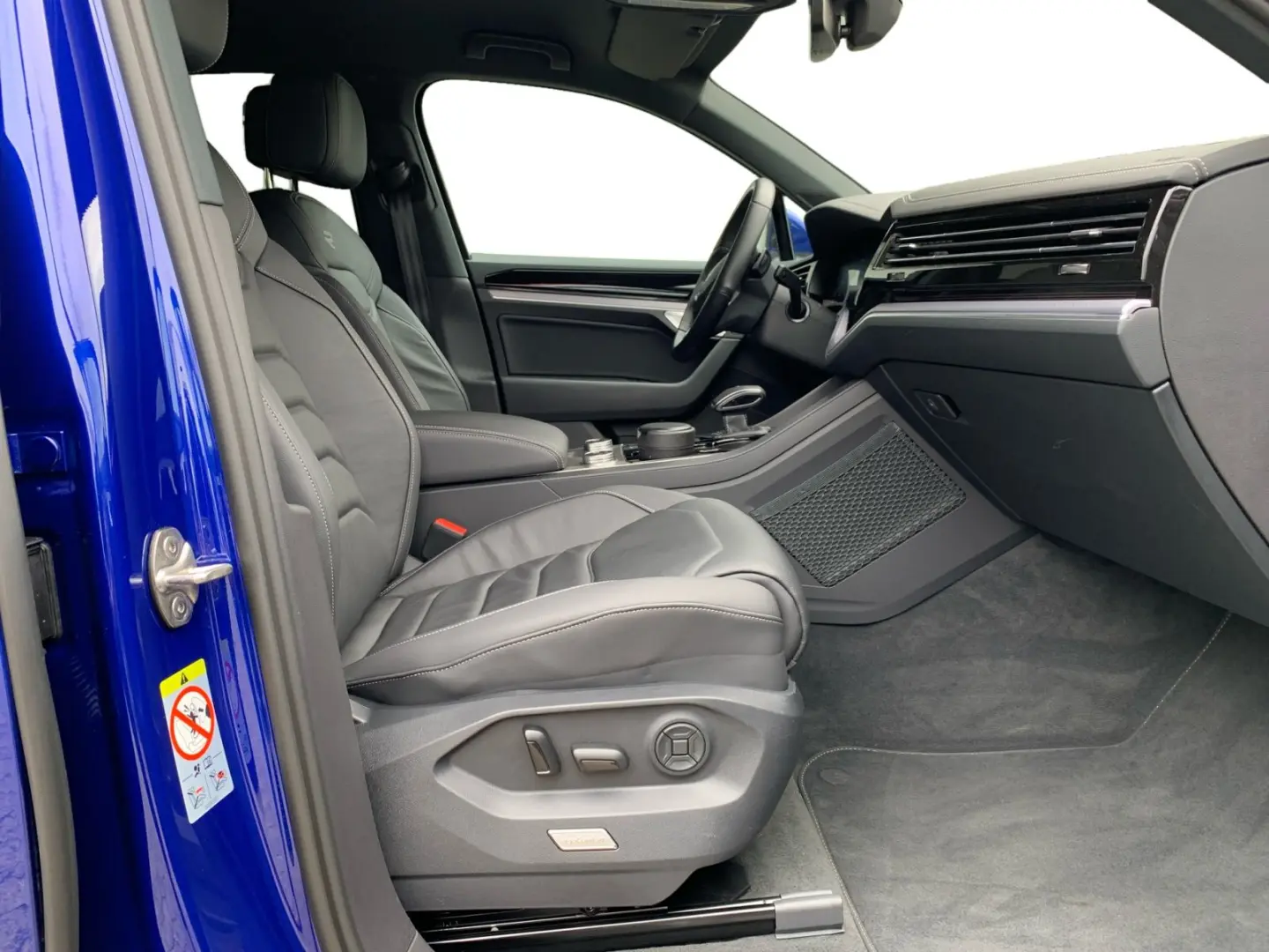 Touareg 3.0 TDI 4MOTION R-Line STHZ LUFT AHK IQL