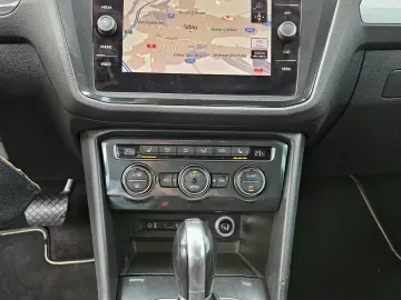 Tiguan 2018  DSG  ACC  LineAssist  Carlig  Clima 3 zone.