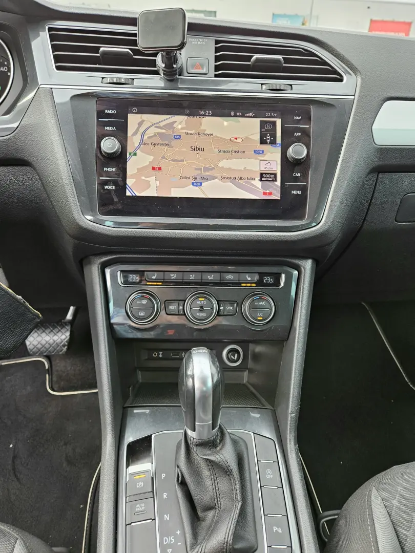 Tiguan 2018  DSG  ACC  LineAssist  Carlig  Clima 3 zone.