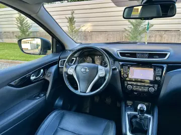 Nissan Qashqai  incalzire scaune  pachet Tekna  garantie