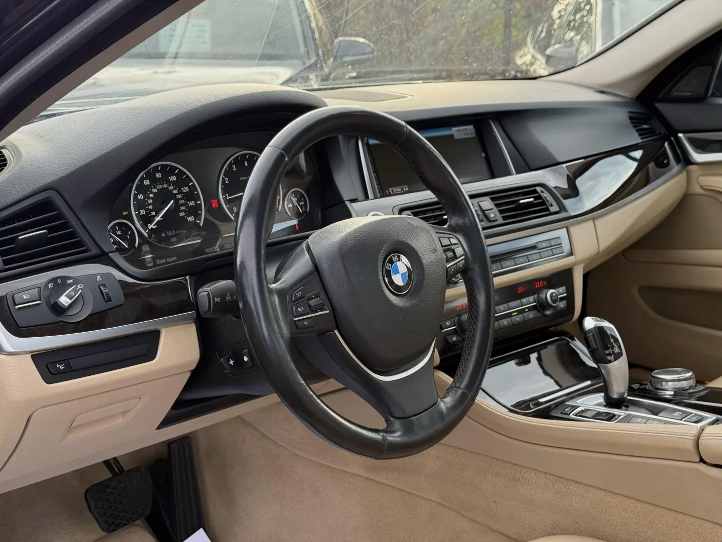 BMW Seria 5 528i xDrive Aut.