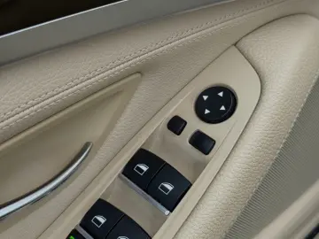 BMW Seria 5 528i xDrive Aut.