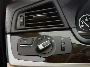 BMW Seria 5 528i xDrive Aut.