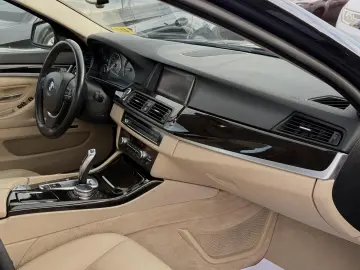 BMW Seria 5 528i xDrive Aut.