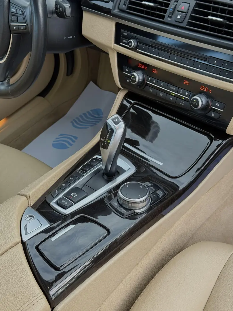 BMW Seria 5 528i xDrive Aut.