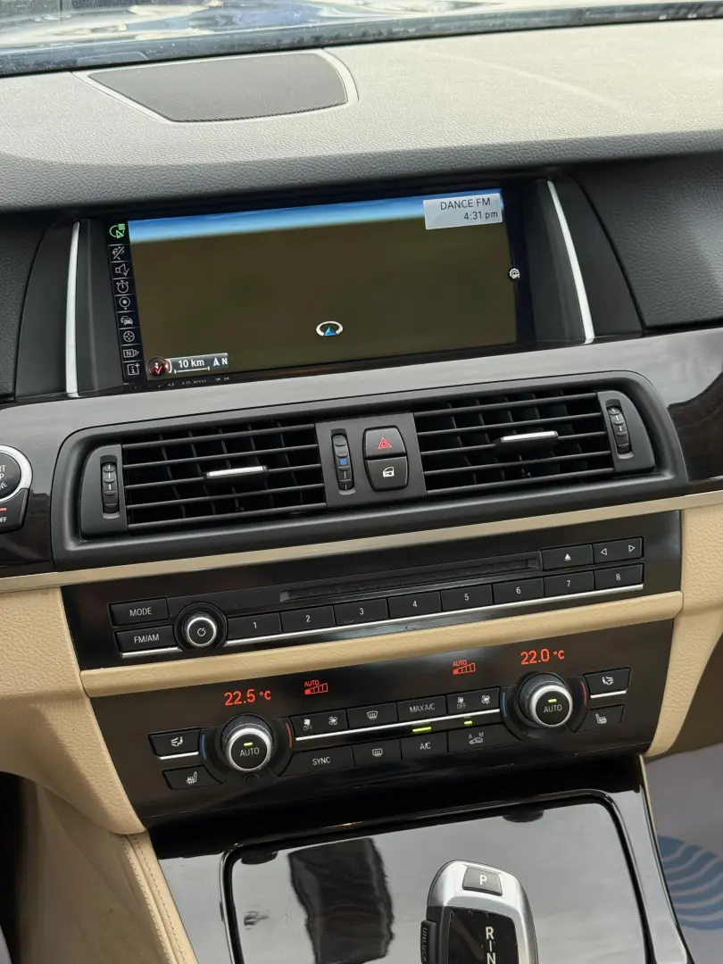 BMW Seria 5 528i xDrive Aut.