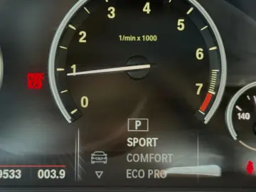 BMW Seria 5 528i xDrive Aut.