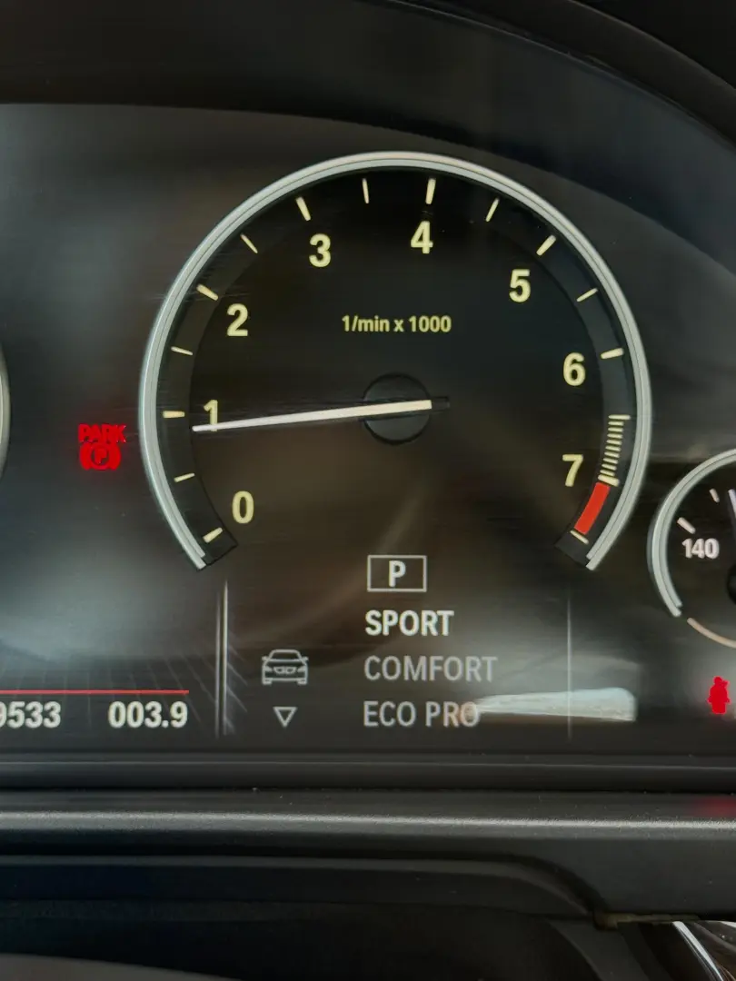 BMW Seria 5 528i xDrive Aut.