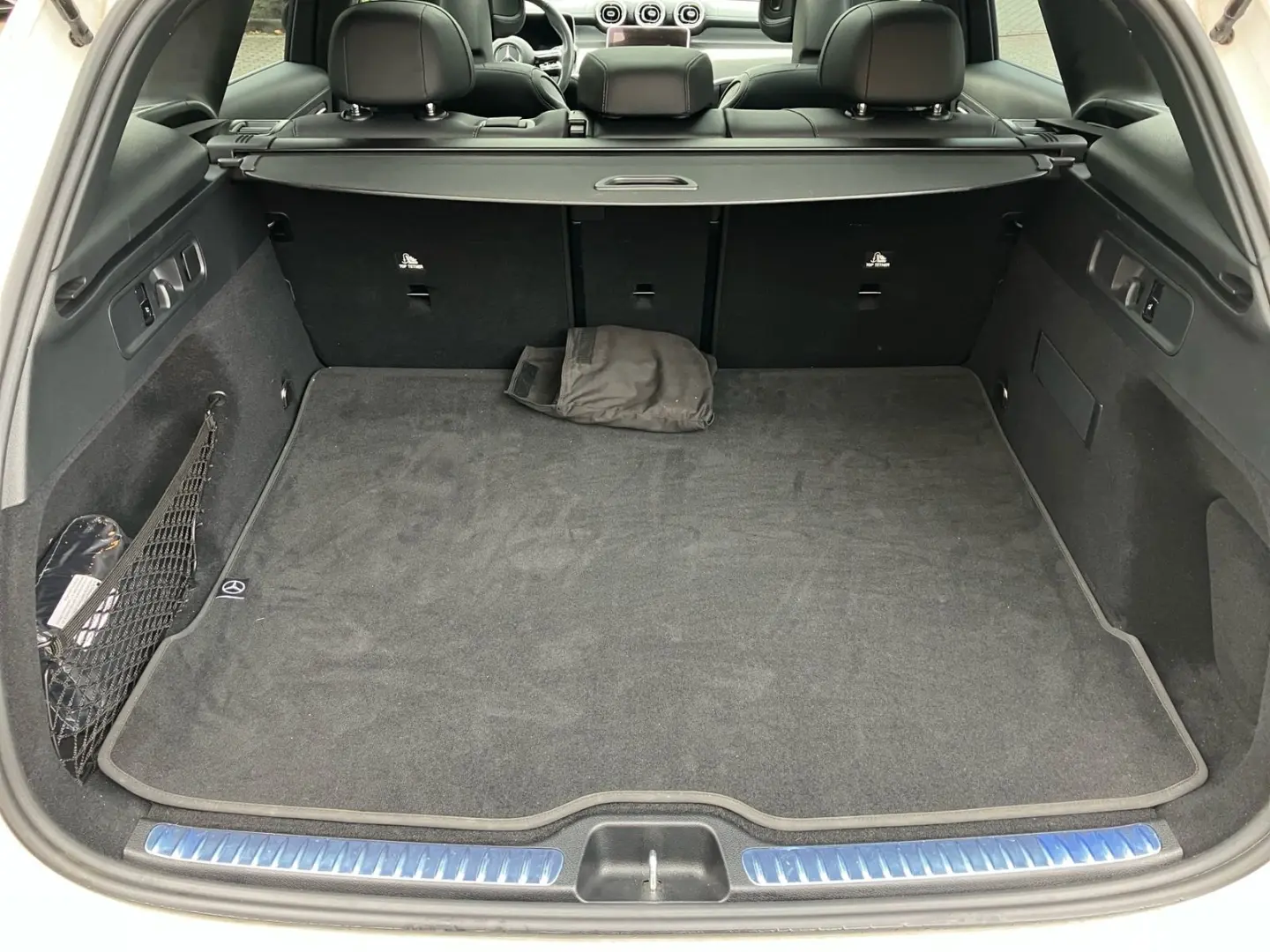 GLC 200 4M AMG MBUX Sitzkli AHK Pano Sthz Distr