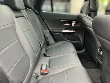 GLC 200 4M AMG MBUX Sitzkli AHK Pano Sthz Distr