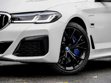 BMW 545e xDrive M SPORT AHK HuD DA PROF 360  HiFi