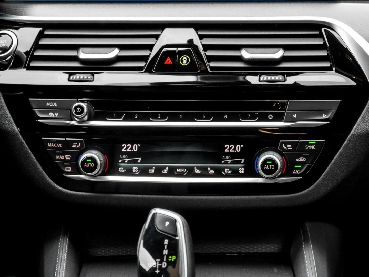 BMW 545e xDrive M SPORT AHK HuD DA PROF 360  HiFi